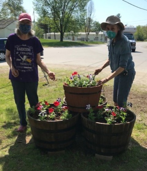 ladies planting